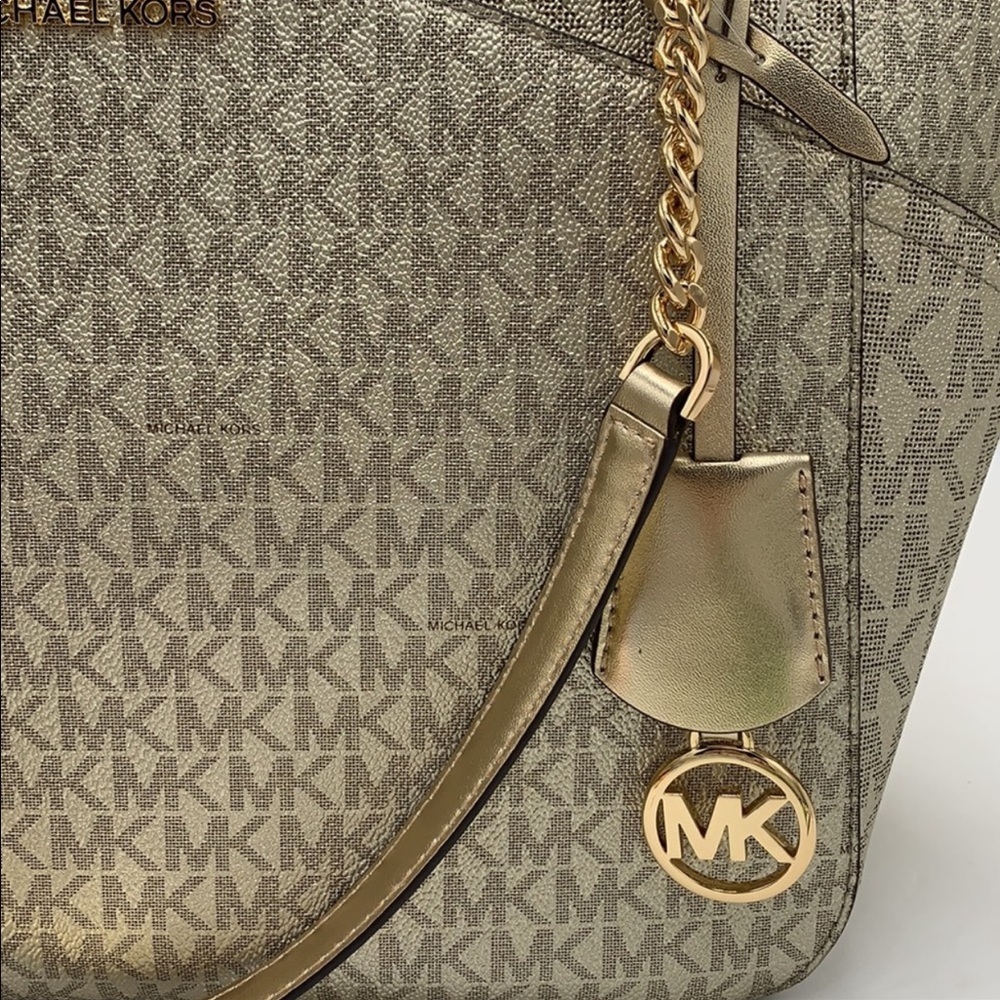 MICHAEL KORS LARGE X CHAIN SHOULDER TOTE BAG PALE GOLD SIGNATURE NWT - Picture 13 of 16